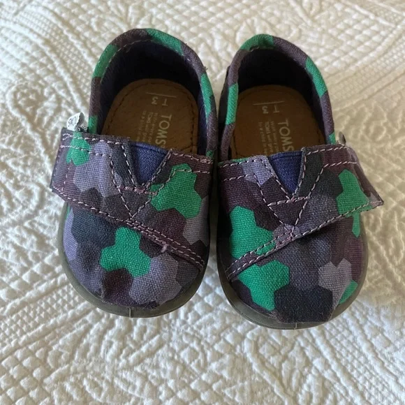 ๐๐TOMโS Unisex Infant Shoes. Canvas Upper. Velcro Closure. Size 3. Super Cute. - Picture 11 of 11